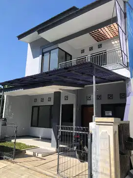 Rumah 2 lt di Komplek Perumahan Bumi Langgeng, Jl. SMP 1 Cileunyi, Bdg