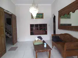 Di jual rumah di sarimas Arcamanik