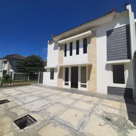 DIJUAL CEPAT RUMAH 2 LANTAI SUDUT DI TANJUNG BUNGA MAKASSAR
