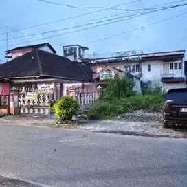 Dijual Rumah Strategis Sangat Luas Cocok Untuk Buka Usaha di Medan