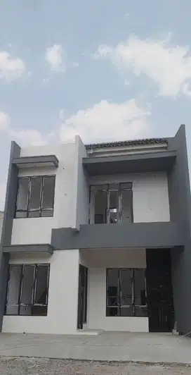 [JALAN 2 MOBIL] Rumah Royale Ciracas, 2 LANTAI di Jaktim Jakarta Timur