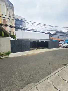 Rumah Mampang Dijual - Ada Kost Aktif - Bangunan Terawat. NEGO