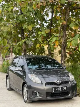 Yaris E matic 2012