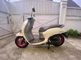 Scoopy 2021 putih (broken white)