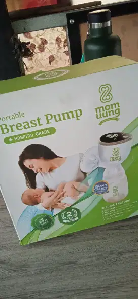 Breast pump mom uung