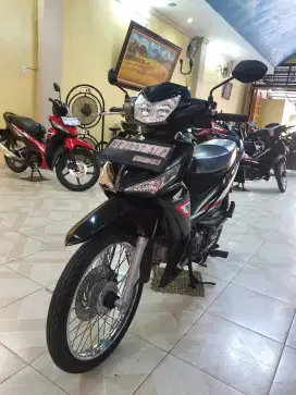 New Supra X 125 F1 SW 2023 Cantik Sekali-Odomtr 8.000 KM-plaza motor