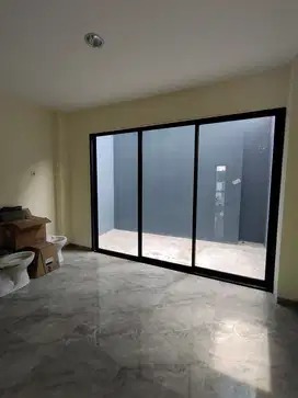 Jual cepat rumah new brand Kemayoran 4 lantai hanya 2m-an