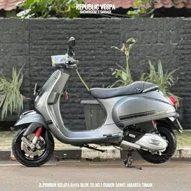 Piaggio Vespa S 125 IGET Th 2018 Warna Abu Doff Perfect Condition