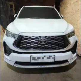 LOW KM 13rb Innova Zenix Hybrid V Modelista 2023