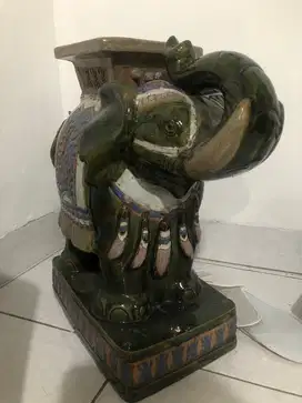 Guci Gajah warna Hijau Lumut