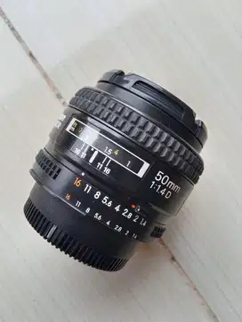 Lensa fix Nikon 50mm f1,4 Super bokeh