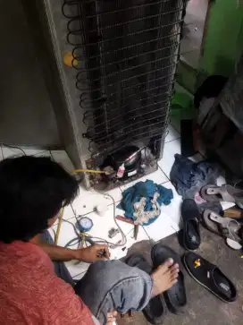 Servis Service Elektronik Kulkas Mesin Cuci Freezer Showcase AC Tv