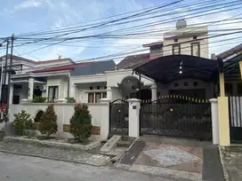 Dijual cepat rumah sejuk 2 lantai   furnish  Harapan baru Regency