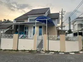 Rumah Villa di Daerah Tidar