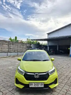 New brio 2023 E manual. Km 4rb