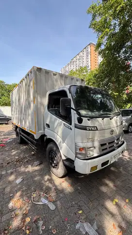 Toyota Dyna 130 LT 2009 Box