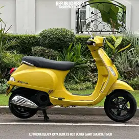 Piaggio Vespa S 125 3V th 2016 warna KUNING DOFF
