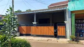 Rumah dengan 4 kamar tidur setu serpong