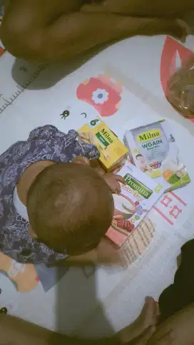 Mengasuh bayi yang siap dibawa pulang