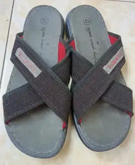 Sendal Bugatti size 46 jual rugi