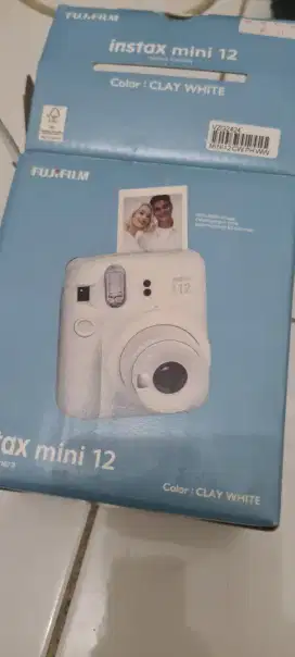 Dijual instax mini 12 like new baru dicoba 6x foto saja