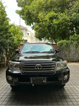 Land Cruiser VX V6 2012