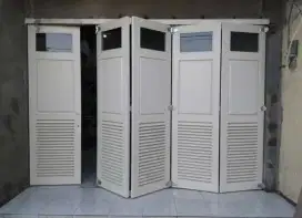 Pintu lipat minimalis bergaransi