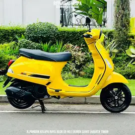 Piaggio Vespa S IGET 125 FACELIFT TAHUN 2022 warna KUNING.
