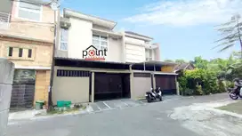 Dijual Rumah Cantik 2 Lt  Solo dekat RS JIH Adi Sucipto