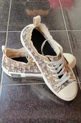 Sepatu Dior B27 Uptown High-Top White Sneakers Size 42