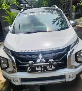 Xpander cross premium pakage 2022 putih