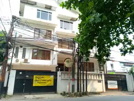 Bangunan Komersil di Jl Puri Sakti I Cilandak Jakarta Selatan