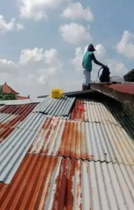 Tukang atap bocor, rembes, renovasi rumah, atap baja ringan, dll