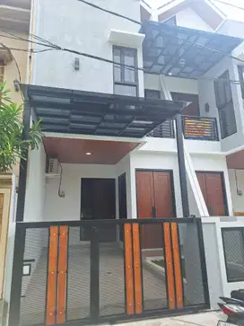 Rumah Cluster Di Komplek Rawamangun Tenang Nyaman