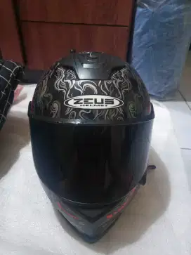 Helm zeus original