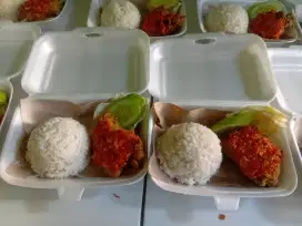 Ayam geprek & ayam penyet dijamin halal