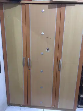 Dijual lemari kayu jati