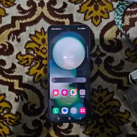 Samsung Z Flip 5 8 / 512 Mint No Minus Cuman Lecet dikit
