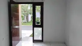Rumah 2 Lantai 2 KT Lokasi Depan Taman Ada Ac di Burgundy Sumbek