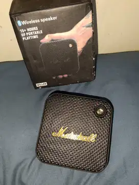Speaker bluetoot warna hitam