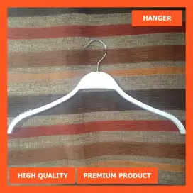 Hanger Baju dan Celana