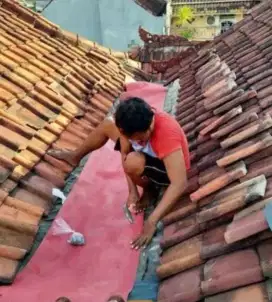 Tukang atap rumah bocor, rembes, renovasi rumah, atap baja ringan dll