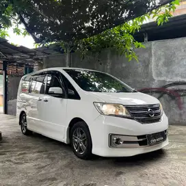 (TDP 13jt) Nissan Serena HWS Panoramic 2.0 Putih (2013) AT - Terawat
