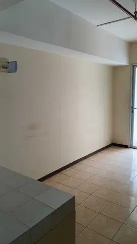 Jual Apartemen Green Park View 2 Kamar Tidur Semi Furnish 35 m2 MURAH