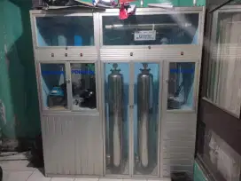 Mesin air minum isi ulang
