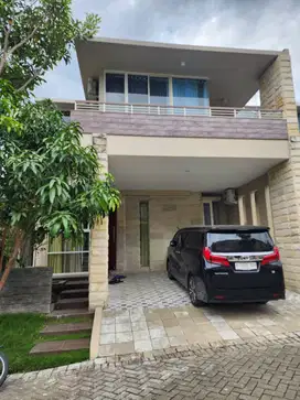 Di sewakan rumah mewah di kawasan elit CGM