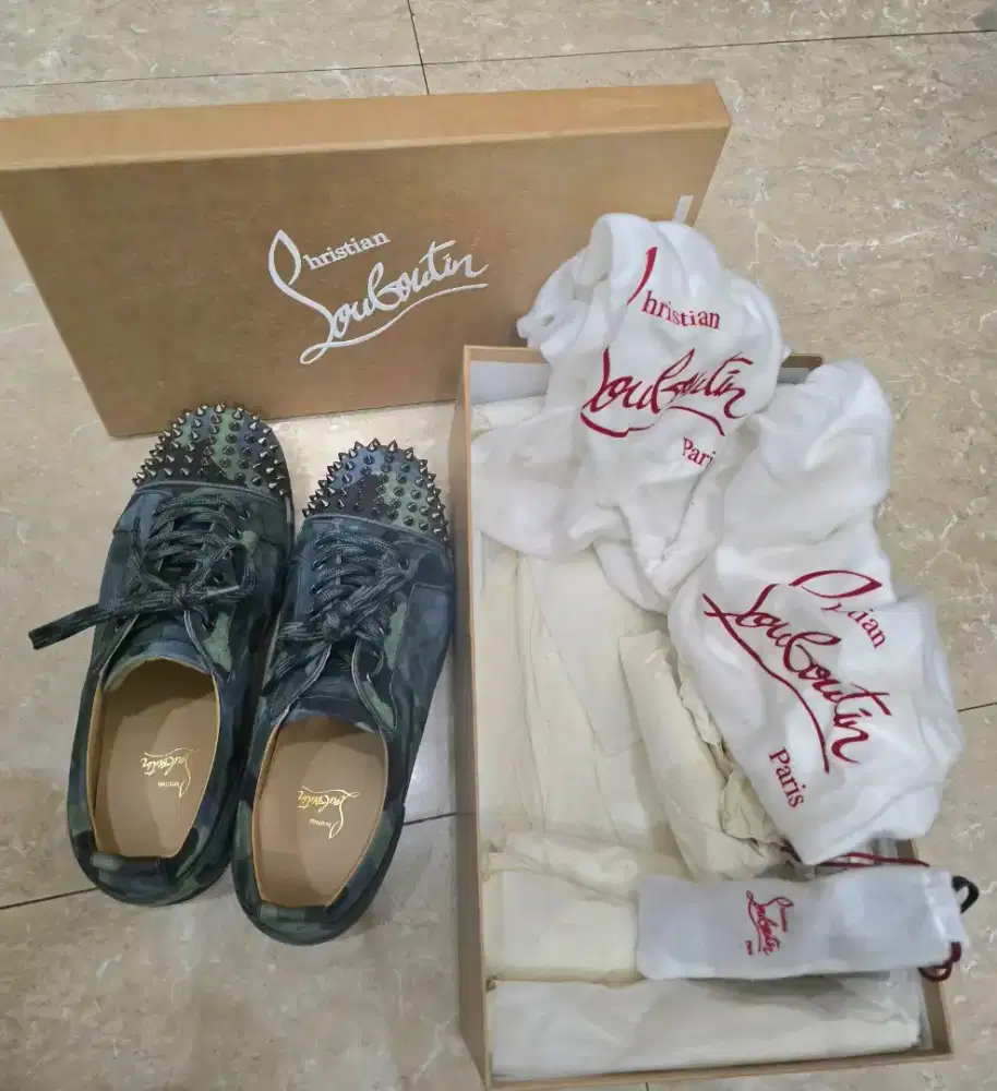 Sepatu Christian Louboutin Pria size 43 belinya 15jt. JUAL MURAH !