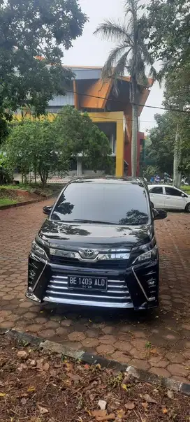 DIJUAL CEPAT (BISA NEGO) Mobil Toyota Voxy 2.0 A/T (ZRR80R-BPXSP) 2018