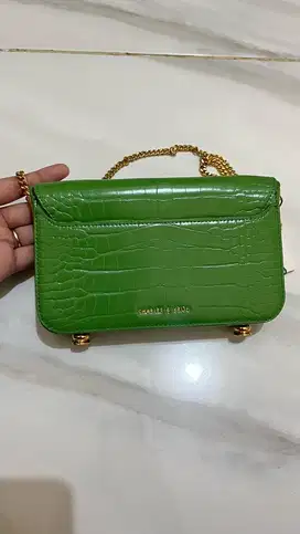 DI JUAL TAS CHARLES & KEITH