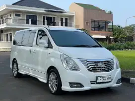 HYUNDAI H1 H-1 2.5 ROYALE DIESEL AT 2015 LOW KM